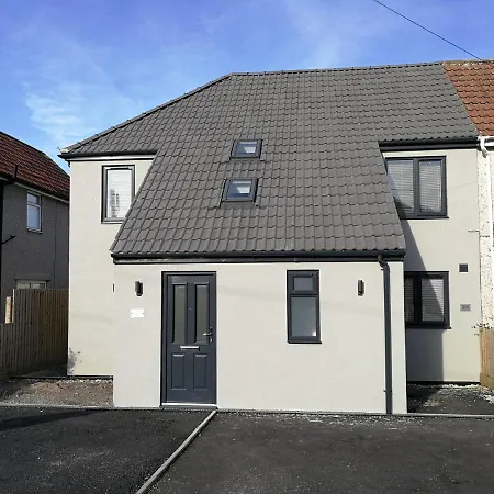 2 Bedroom In Filton By Cliftonvalley Апартаменты *