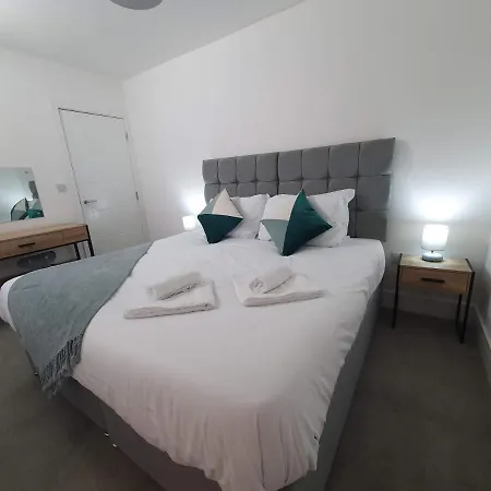 2 Bedroom In Filton By Cliftonvalley Апартаменты Бристоль
