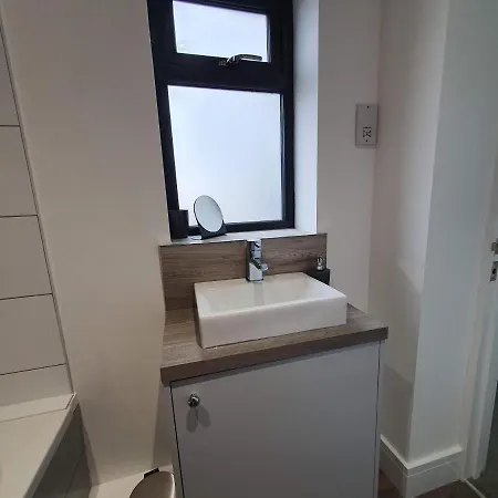2 Bedroom In Filton By Cliftonvalley Апартаменты