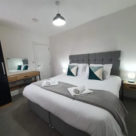2 Bedroom In Filton By Cliftonvalley Bristol