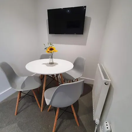 2 Bedroom In Filton By Cliftonvalley