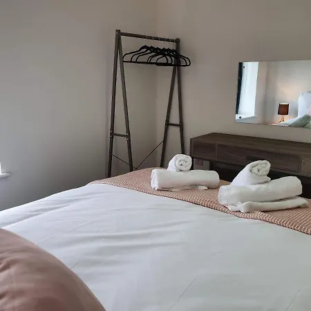 2 Bedroom In Filton By Cliftonvalley Apartment Bristol